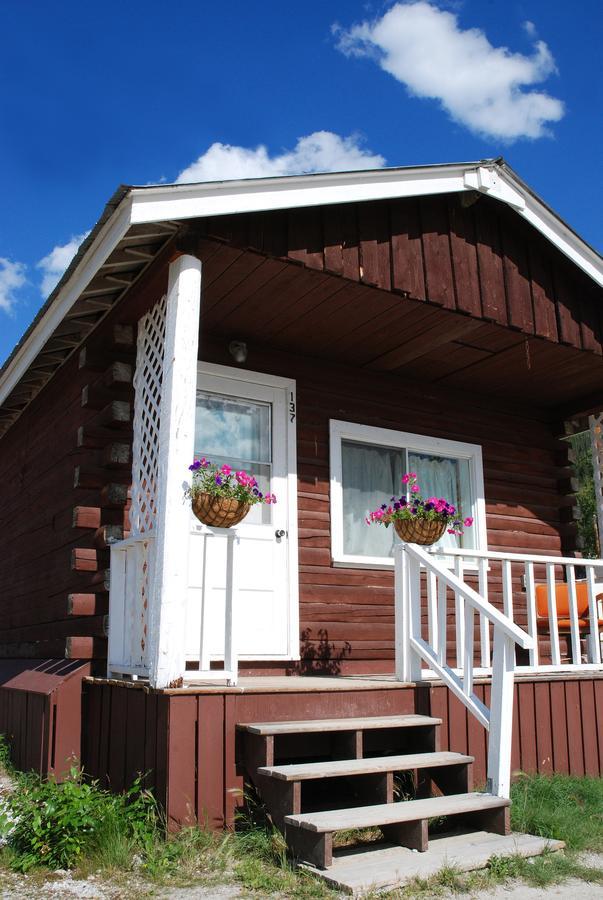 Triple J Hotel Dawson City Bagian luar foto