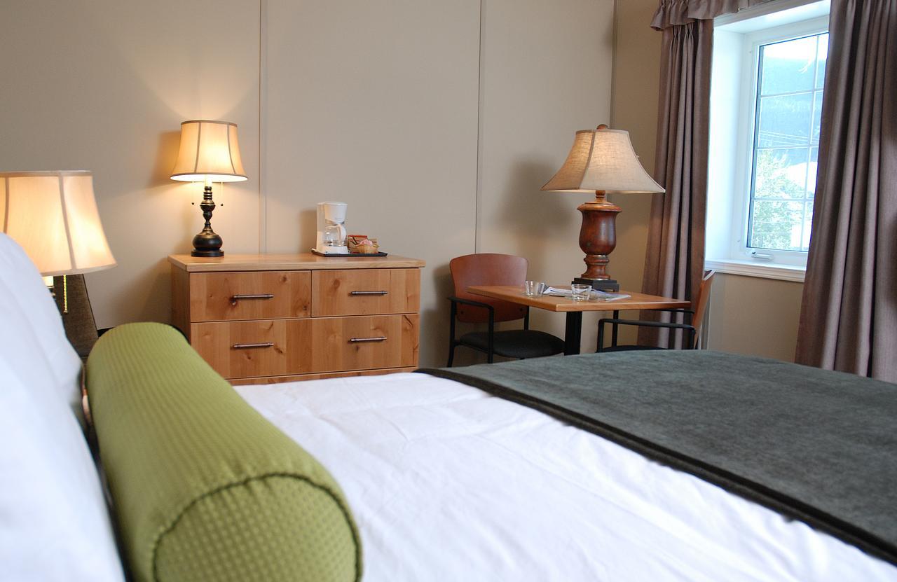 Triple J Hotel Dawson City Bagian luar foto