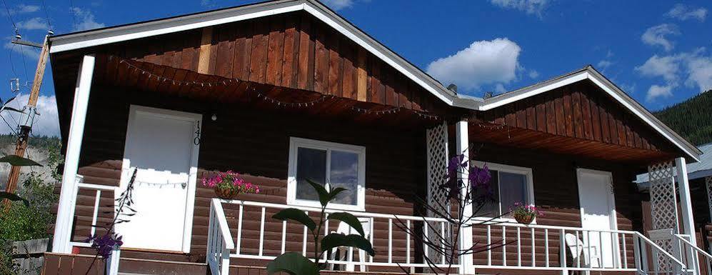 Triple J Hotel Dawson City Bagian luar foto